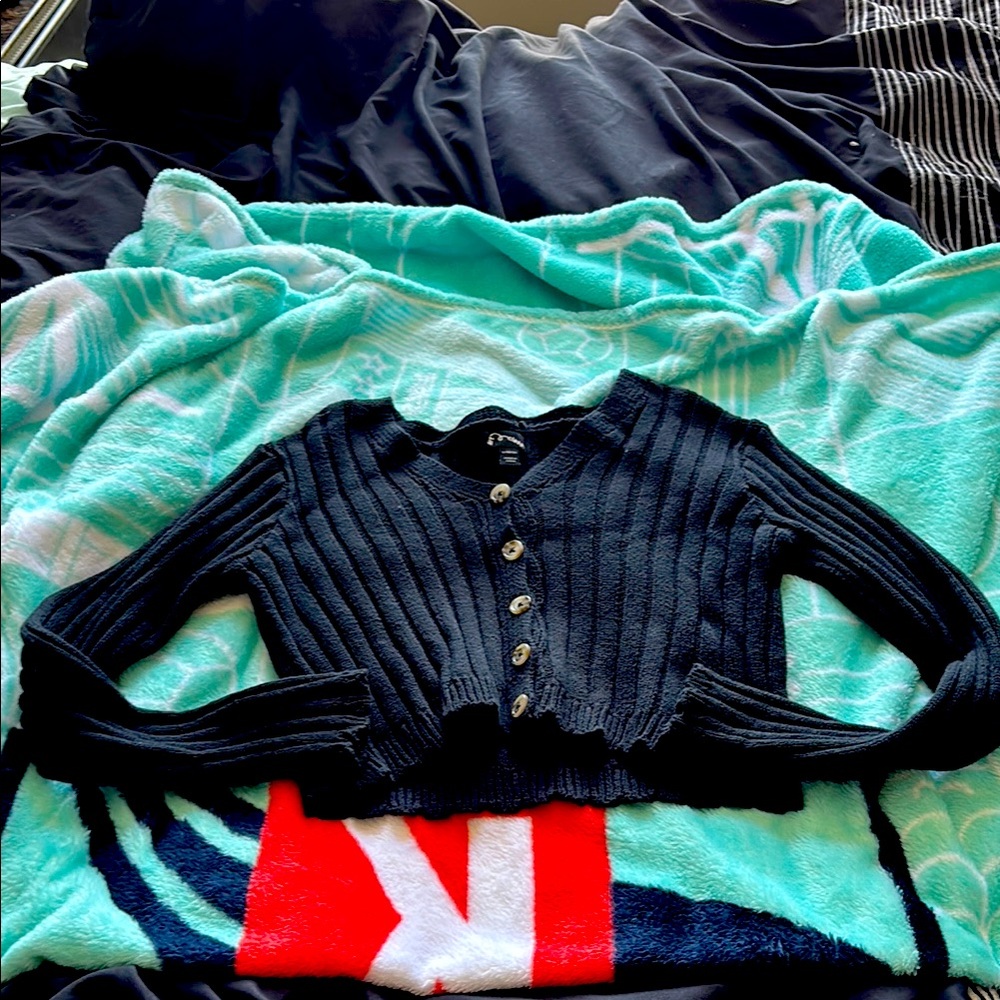 Art Class girls croppings longsleeved sweater. Size 10/12